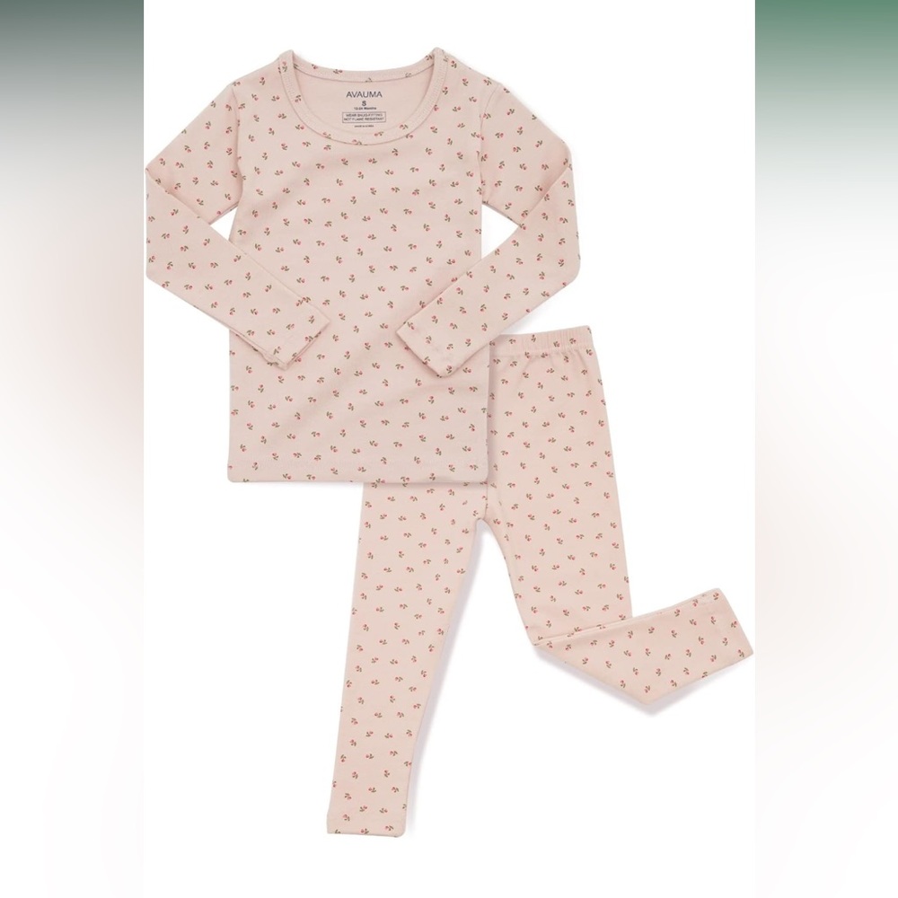 NIP AVAUMA Floral Pink Rose Snug fit Ling Sleeve Pajama Set.  Retail 18.99.